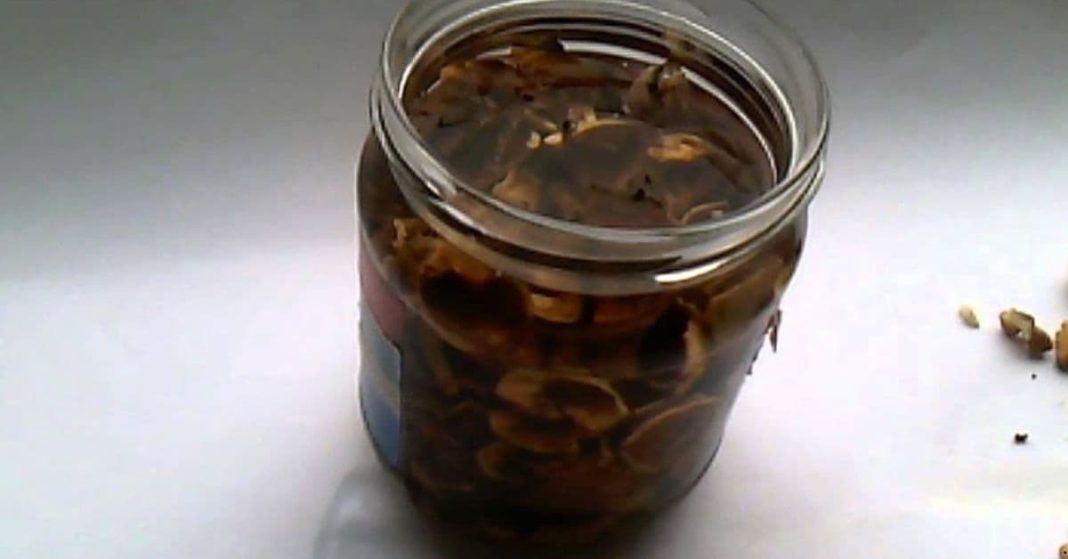 Numerous uses of walnut shell tincture