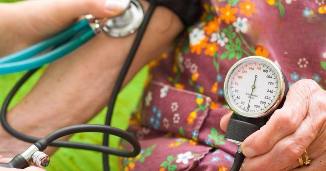 The first sign that indicates heart disease